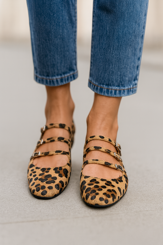 ALMA – Bailarinas de Estampado Animal con Triple Correa