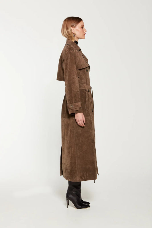TRENCHCOAT EN PIEL DE ANTE