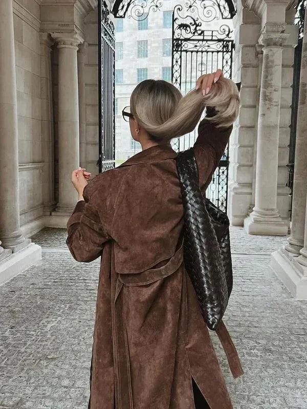 TRENCHCOAT EN PIEL DE ANTE