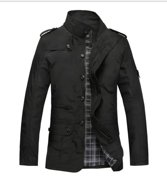 Elegante chaqueta cortaviento